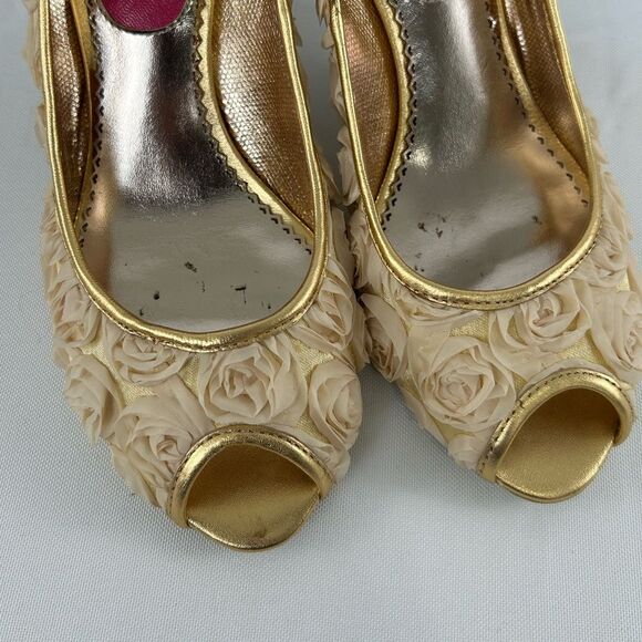 Vintage Poetic License Rosette Floral Cream Heels Wedding Heels - Picture 2 of 8